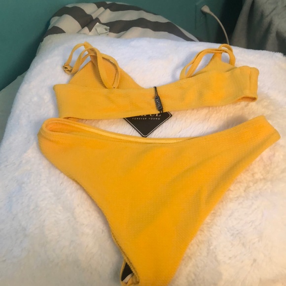 COPY - bathing suit - Picture 2 of 4